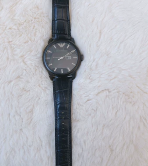 #阿玛尼手表#够于商场,整体设计非常时尚简...