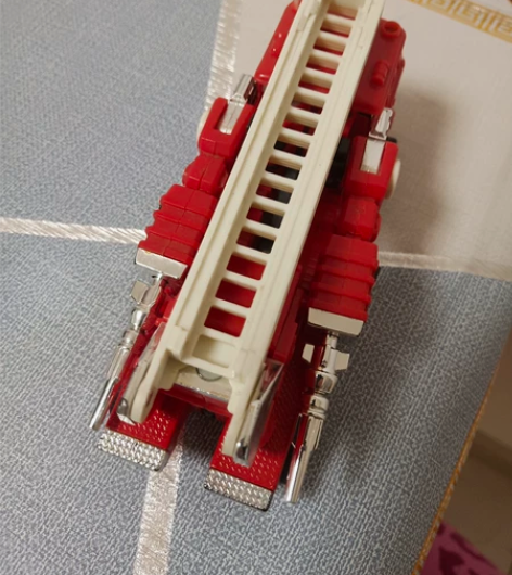 变形金刚g1，消防车，复刻版，少配件。 感...