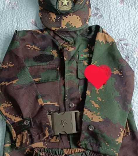 急转。。儿童迷彩服 尺寸110码，适合12...