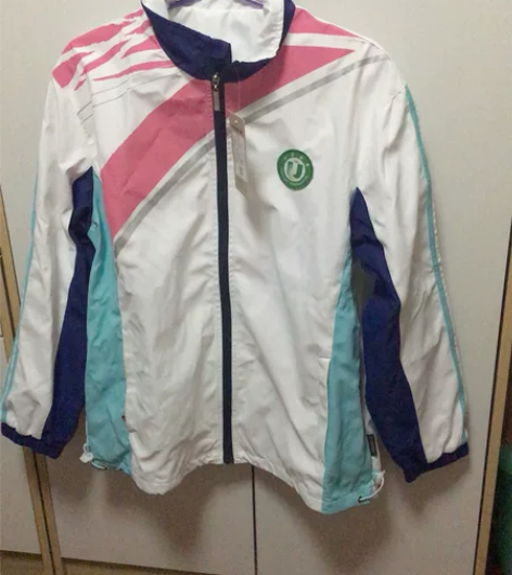 全新江苏大学校服,尺码180,175和18...