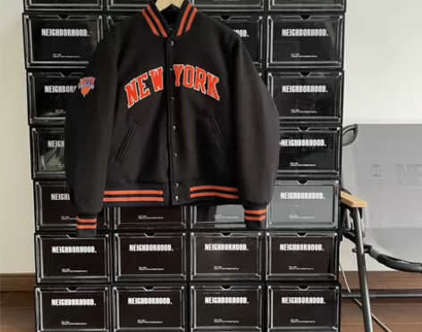 毛呢棒球棉服 定织高密毛呢面料 胸口以及后...