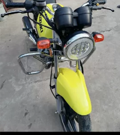 出售铃木125车13000公里，嘎嘎板正售...