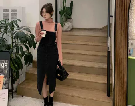 洋气减龄牛仔背带裙女复古春季2021新款女...