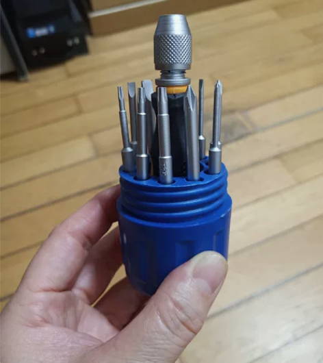 螺丝刀系列套装，全新，高12cm，直径4....