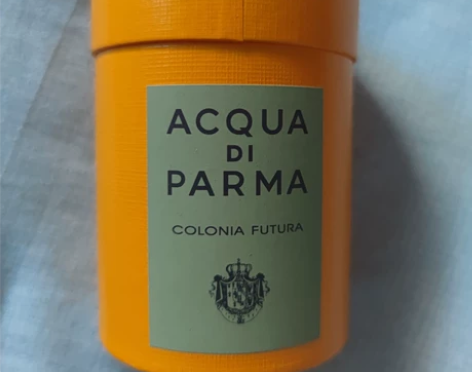 帕尔马之水克罗尼亚未来古龙套装 是没贴国标...