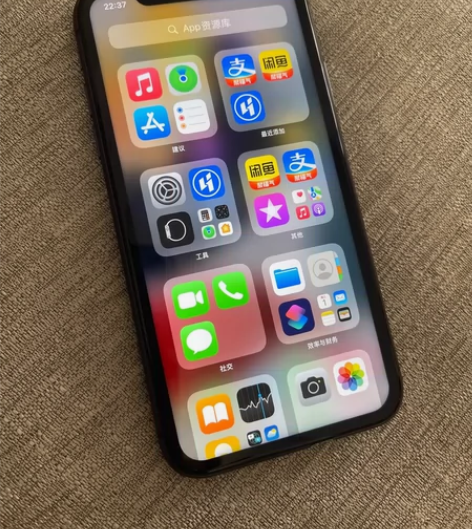 苹果iPhone 11黑色/白色128g各...