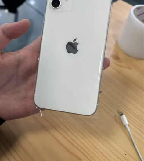 苹果11 64G 国行 白色， 全原装，不...
