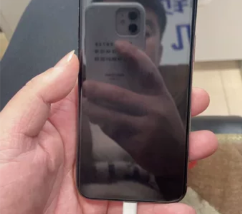 苹果11pro,64G内存,没有磕碰,机身...