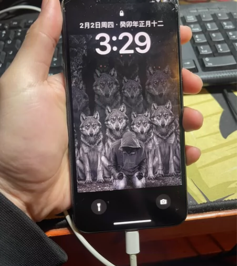 苹果11pro max 美版有锁黑解不需要...