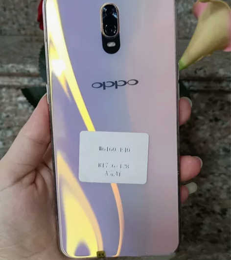 低价出二手OPPO R17手机 8+128...