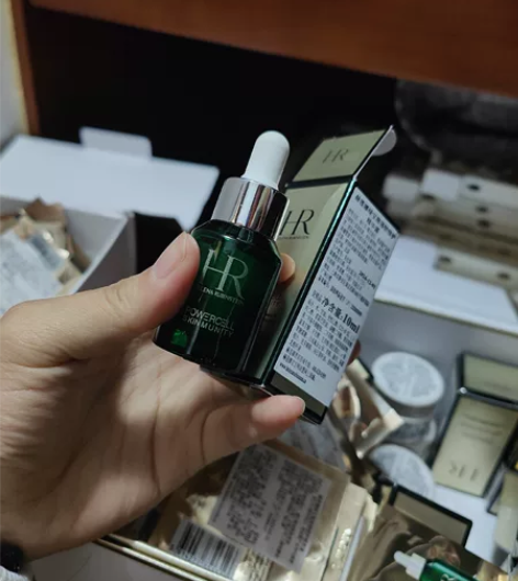 赫莲娜绿宝瓶精华1.5ml,8.5元一片剩...