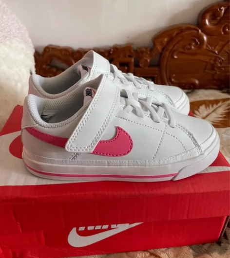 全新Nike儿童板鞋，12C（29.5码）...