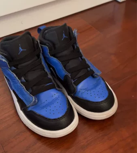 儿童乔丹耐克。运动鞋 购于专柜 保真。尺码...