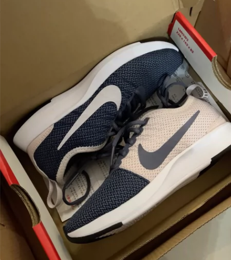 nike耐克儿童运动鞋，尺码见图。配盒 非...