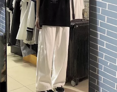 白色直筒牛仔裤女秋冬新款高腰显瘦宽松百搭阔...