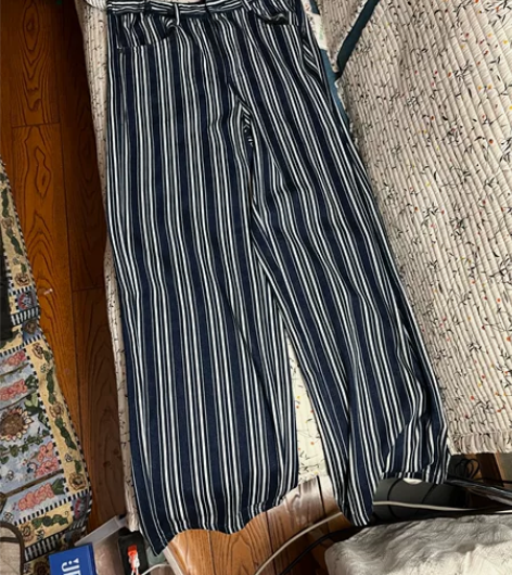 蓝白条纹中高腰牛仔裤宽松腰间纽扣可调节大小...