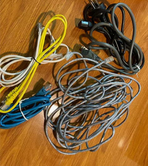 几条网线、电脑主机电源线，30元全拿走 感...