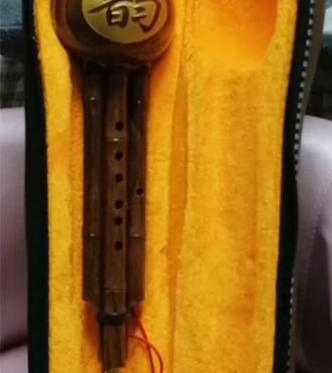 葫芦丝9.5成新，孩子买过来没用过，一直在...