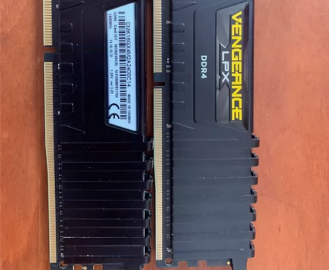 海盗船自用闲置内存2400ＭＨz 8Ｇ两根...