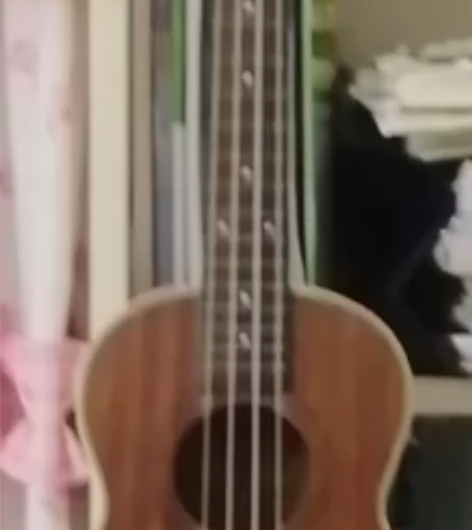 出尤克里里，一直没用过 感兴趣的话点“我想...