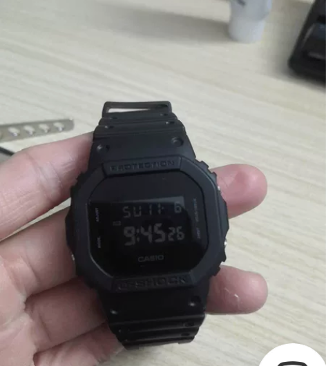卡西欧G-5600，有点丑，不想要了便宜点...
