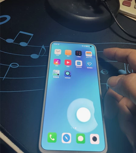 魅族17  白色8加128后盖碎了点我贴了...