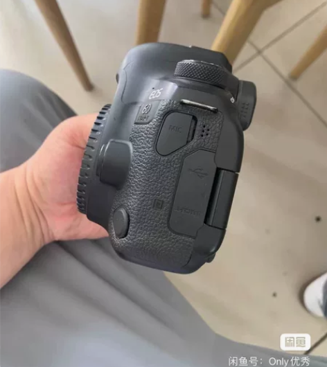 6d2灭门 带相机电池背带充电器98新相...