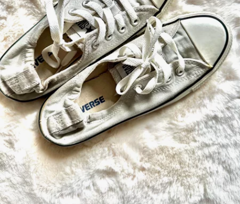 9新 匡威帆布鞋 淡灰色 38码 如图。