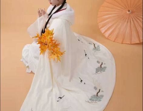 【九成新】加绒斗篷,110cm,鹅黄色(模...