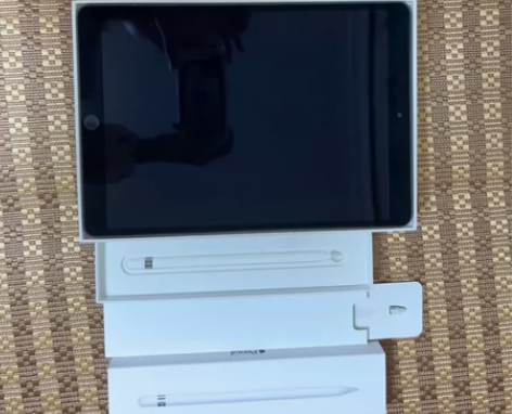 由于换了新的iPad  （深空灰  256...