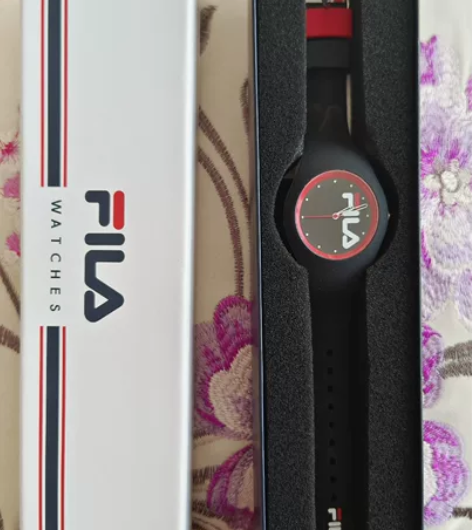 FILA斐乐黑色手表，全新仅试戴，有盒子。...