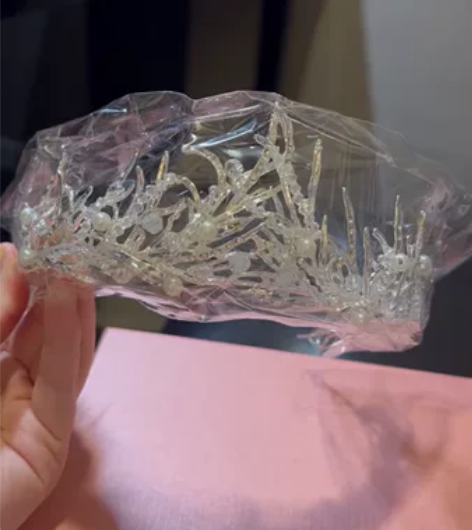 皇冠。银色钻石珍珠皇冠。全新。儿童发饰。小...