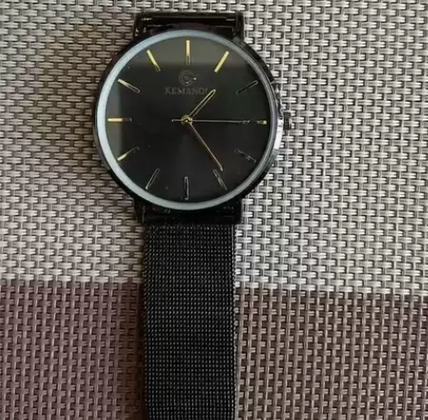 石英钟 买回来没戴过,喜欢就拿去,¥20¥...