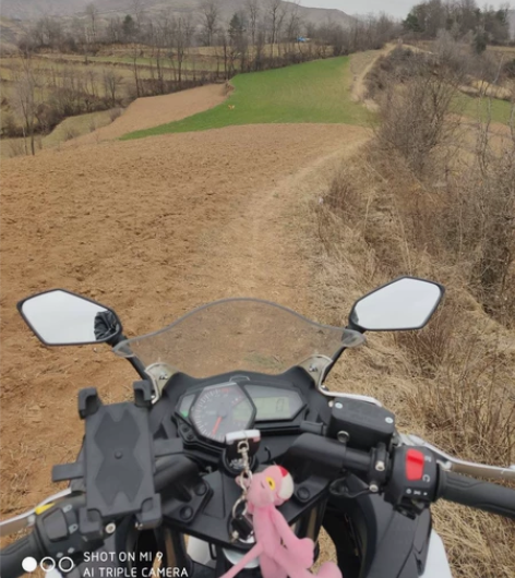 基本全新摩托车跑车国四在家闲放，200cc...