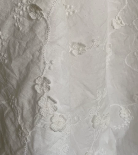 立体绣花棉布 白色梭织棉布田园风衬衫裙子布...