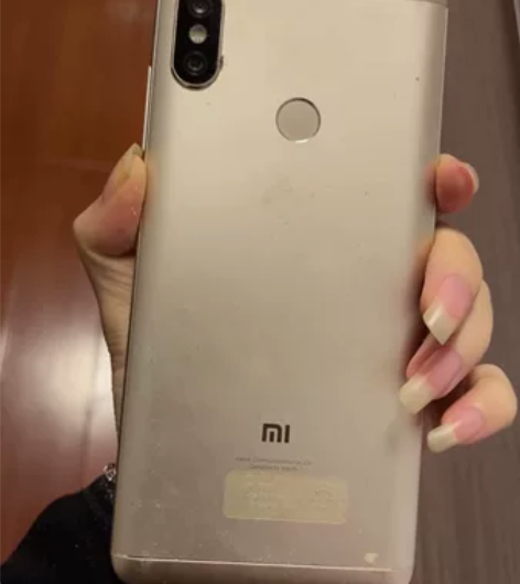 红米手机，废品处理，反复开关机， 感兴趣的...