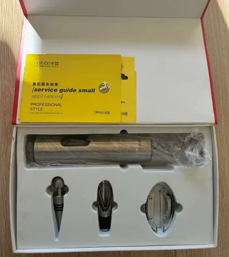 电动红酒开瓶器，全新，一口价30元，不包邮...