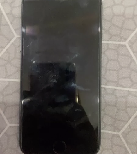 苹果8 64g 手机全面修过 可以正常使用...