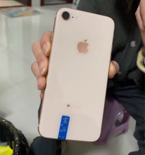 iPhone 8 256g 几乎全新...