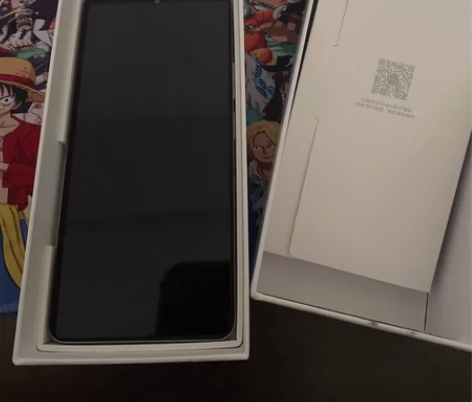 红米k40s 6+128 买来不到半年 机...