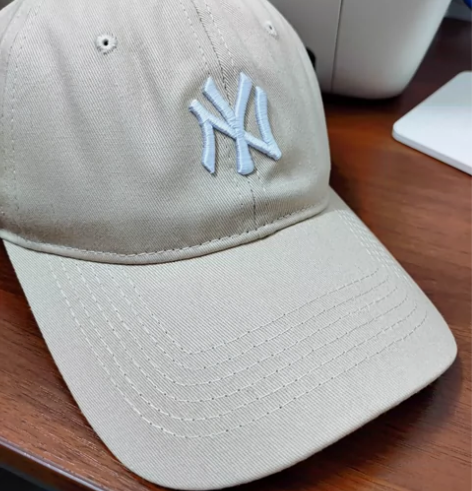 出软顶小标MLB棒球帽，剪短头发了戴起不好...
