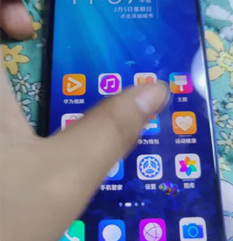 荣耀20，8加256g顶配版本，机器没拆修...
