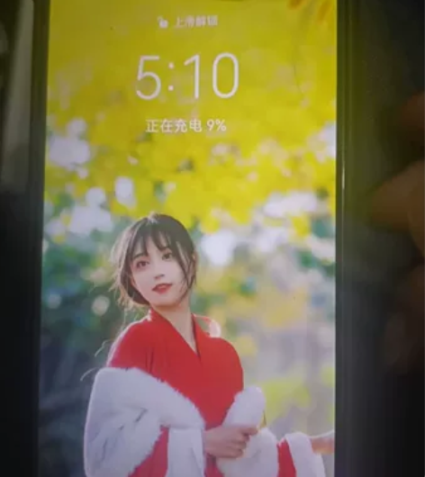 荣耀play3，4十64的，屏碎了，触摸正...