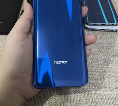 华为手机，华为荣耀10，6+128的内存，...