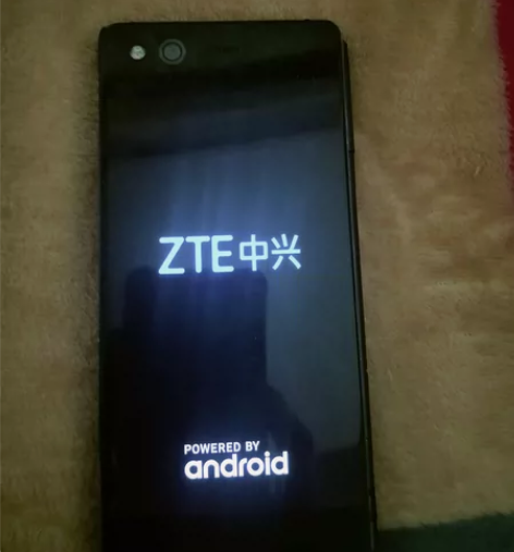 中兴z999折叠手机，骁龙821内存4加6...