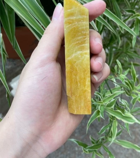 青田石封门菜花黄，带石皮。 尺寸大小：2*...