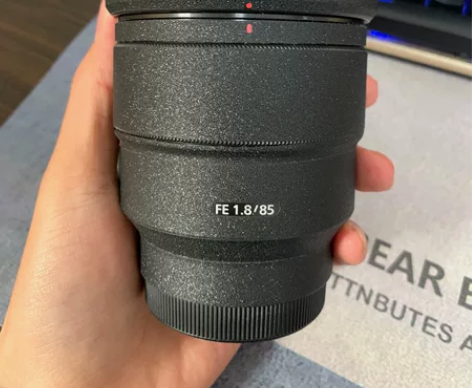 出一枚自用索尼85 1.8人像镜头,使用...