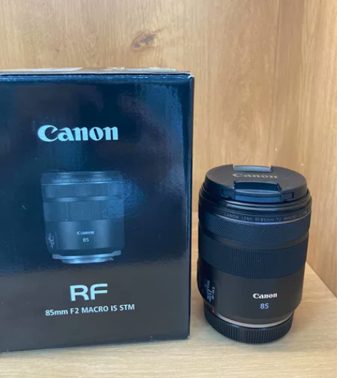 佳能镜头RF85 F2 IS STM 外观...