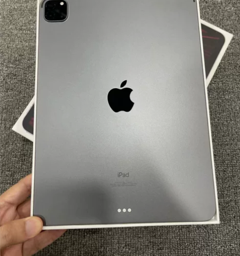 出二手苹果最新款平板电脑ipadpro20...