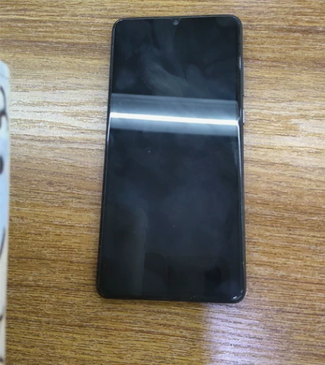 华为p30 黑色 8+128 摔了换过后屏...